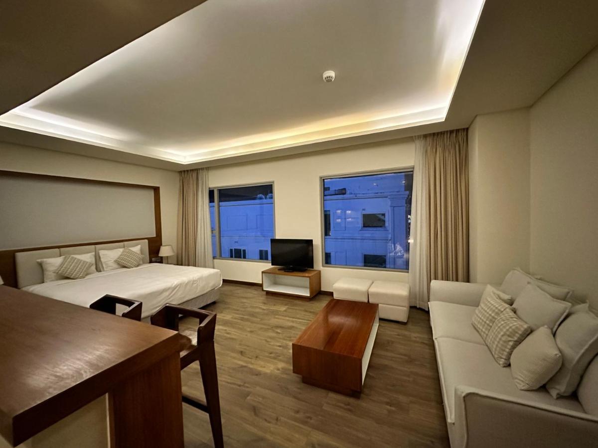 A La Carte Private With Infinity Pool In Aparthotel