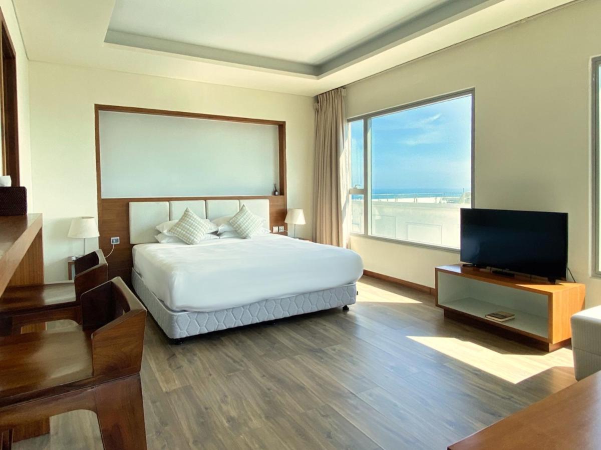 A La Carte Private With Infinity Pool In Aparthotel